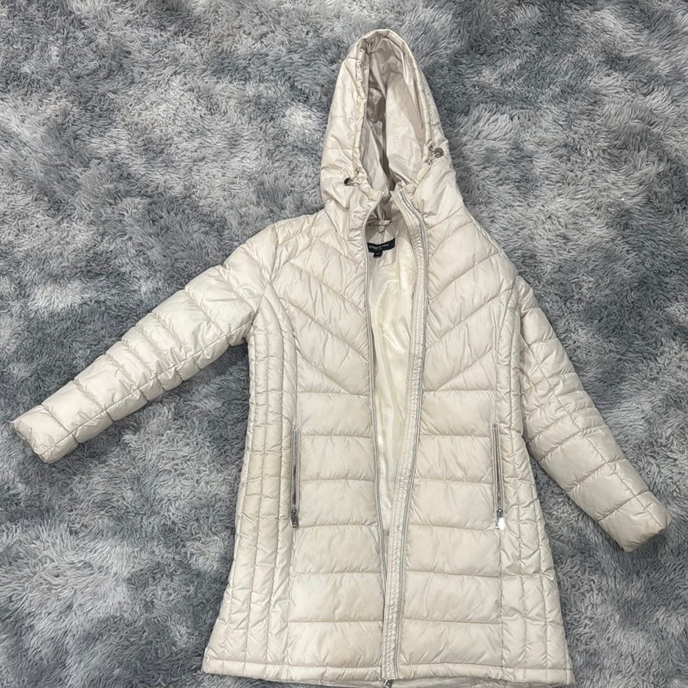 Kenneth Cole Cream Puffer Jacket with Hood and Quilted Design